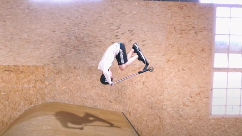 Tricks trottinette freestyle front flip