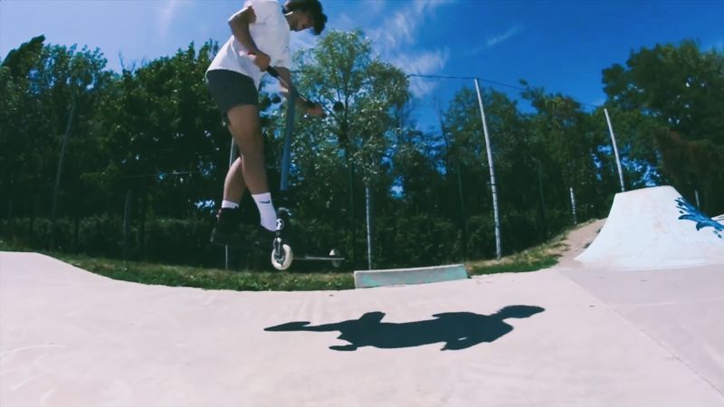 Tricks Trottinette freestyle heel whip