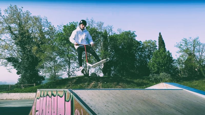 tricks trottinette freestyle tail whip
