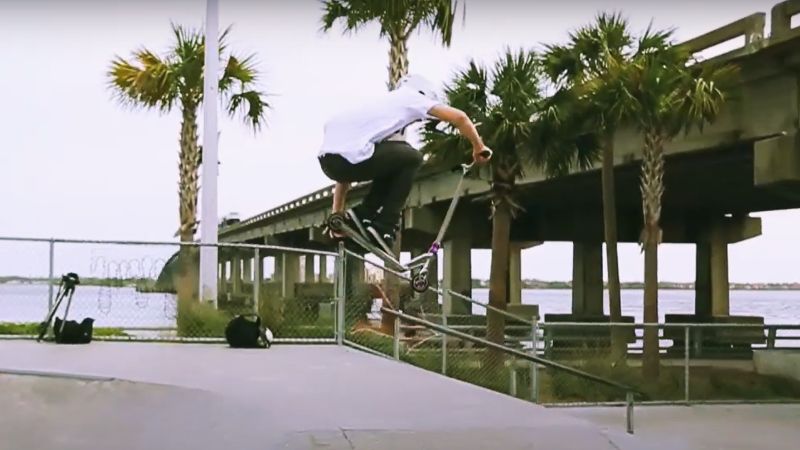tricks trottinette freestyle tail grab